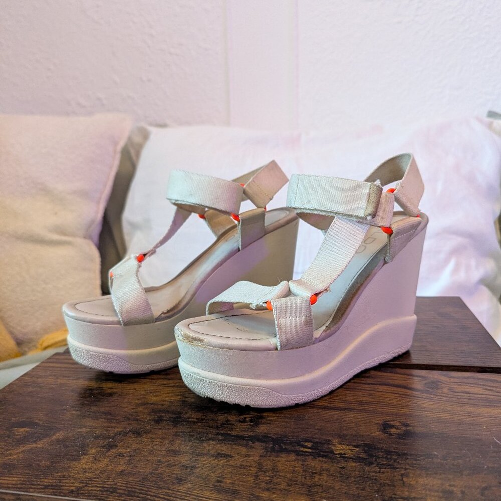 beige platform